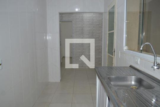 Cozinha e Área de Serviço de kitnet/studio para alugar com 1 quarto, 40m² em Vila São José, São Paulo
