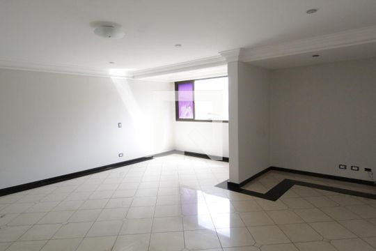 Sala de apartamento para alugar com 3 quartos, 240m² em Saraiva, Uberlândia