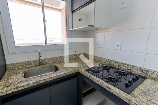 Cozinha de apartamento para alugar com 2 quartos, 45m² em Vila Sabrina, São Paulo