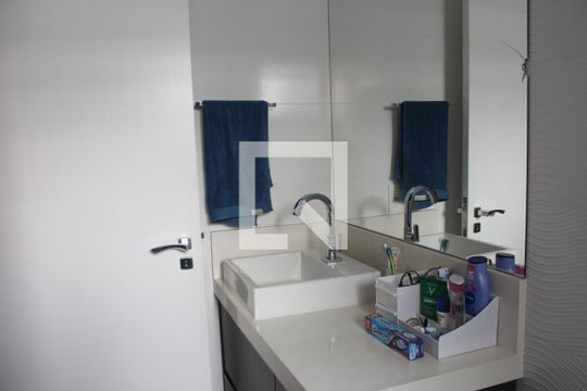 Banheiro 2 de casa à venda com 3 quartos, 250m² em Parque da Lapa, São Paulo