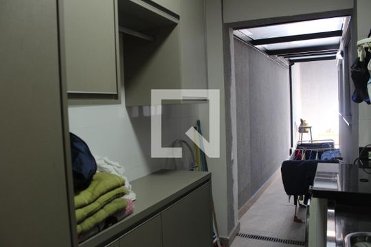 Lavanderia de casa à venda com 3 quartos, 250m² em Parque da Lapa, São Paulo