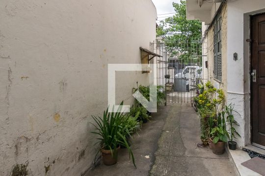 Área comum de acesso de apartamento para alugar com 2 quartos, 55m² em Ramos, Rio de Janeiro
