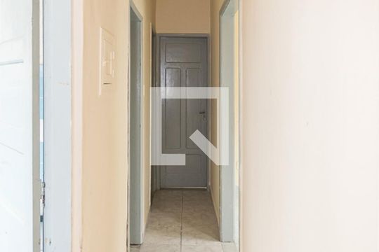 Corredor de apartamento para alugar com 2 quartos, 55m² em Ramos, Rio de Janeiro