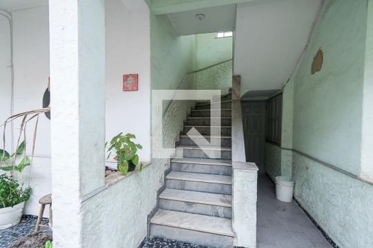Área comum - Escadas de apartamento para alugar com 2 quartos, 55m² em Ramos, Rio de Janeiro