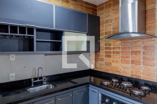 Cozinha de apartamento para alugar com 3 quartos, 74m² em Vila Rio Branco, São Paulo