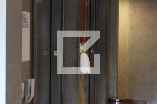 Elevadores Social/Serviço de apartamento para alugar com 2 quartos, 63m² em Sumarezinho, São Paulo