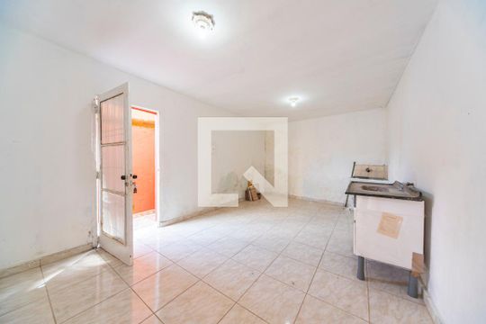 Cozinha e Área de Serviço de casa para alugar com 2 quartos, 49m² em Jardim Santo André, Santo André