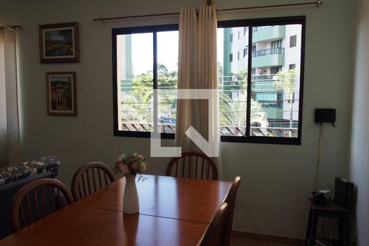 Sala de casa à venda com 4 quartos, 303m² em Jardim Paulista I, Jundiaí