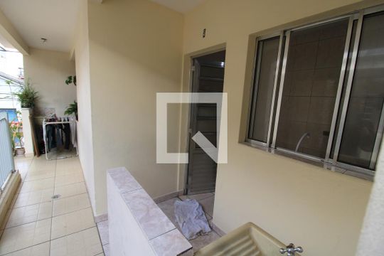 Área de Serviço de casa de condomínio para alugar com 1 quarto, 33m² em Parque Peruche, São Paulo