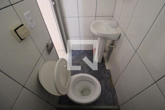 Banheiro de casa de condomínio para alugar com 1 quarto, 33m² em Parque Peruche, São Paulo