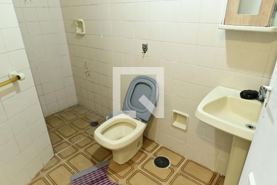 Banheiro  de apartamento para alugar com 1 quarto, 55m² em Caiçara, Praia Grande