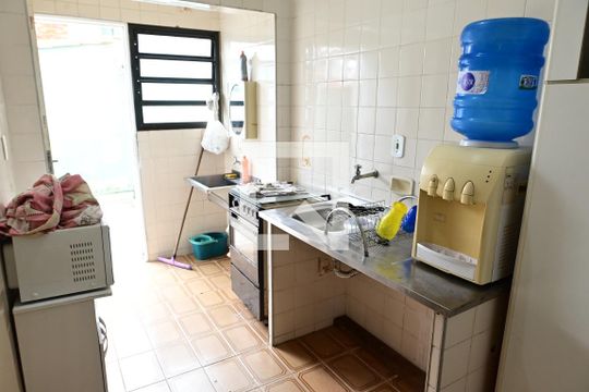 Cozinha de apartamento para alugar com 1 quarto, 55m² em Caiçara, Praia Grande