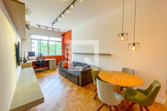 Apartamento para alugar com 1 quarto, 77m² em Cerqueira César, São Paulo