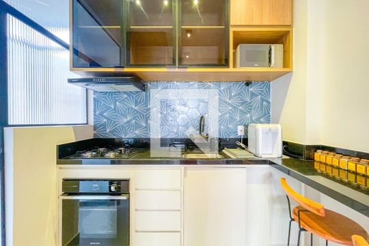 Cozinha de apartamento para alugar com 1 quarto, 77m² em Cerqueira César, São Paulo