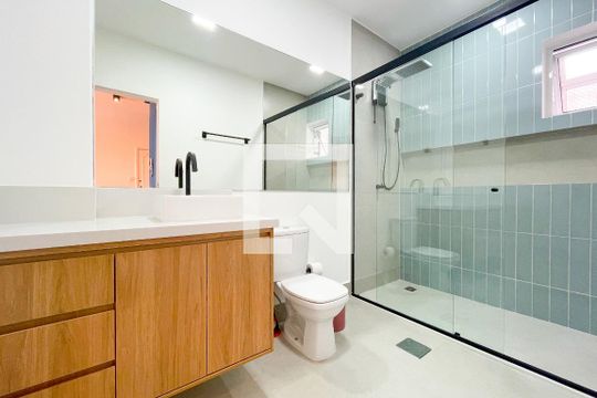 Banheiro de apartamento para alugar com 1 quarto, 77m² em Cerqueira César, São Paulo