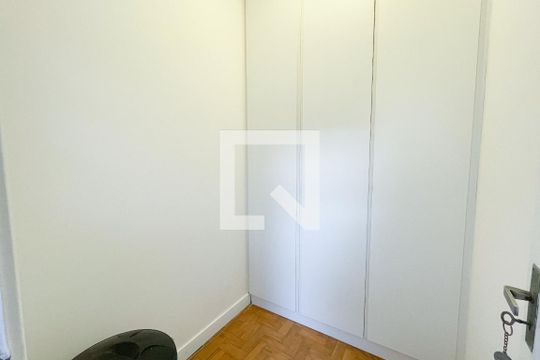 Quarto de Serviço de apartamento para alugar com 1 quarto, 77m² em Cerqueira César, São Paulo