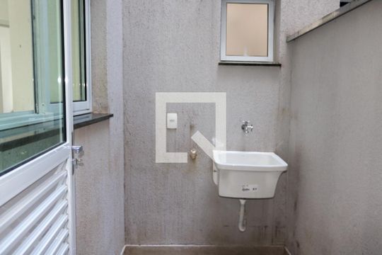 Área de Serviço de apartamento para alugar com 2 quartos, 45m² em Santa Maria, Santo André