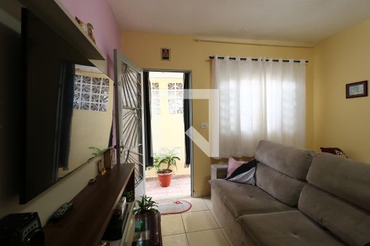 Sala de casa para alugar com 2 quartos, 125m² em Parque Pereira, São Paulo
