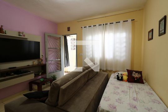 Sala de casa para alugar com 2 quartos, 125m² em Parque Pereira, São Paulo