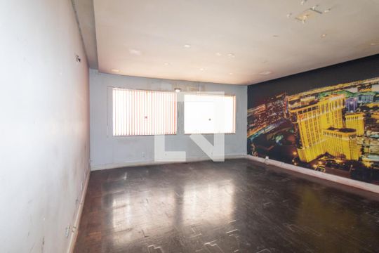Sala de casa para alugar com 2 quartos, 350m² em Centro, Curitiba
