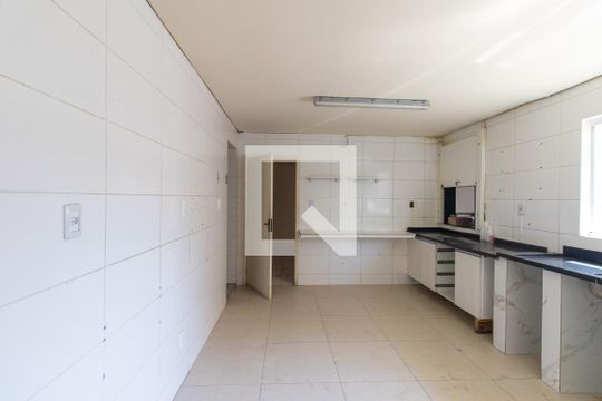 Cozinha de casa para alugar com 2 quartos, 350m² em Centro, Curitiba