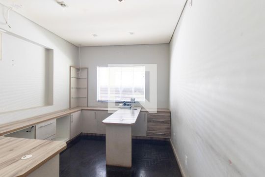Escritório de casa para alugar com 2 quartos, 350m² em Centro, Curitiba