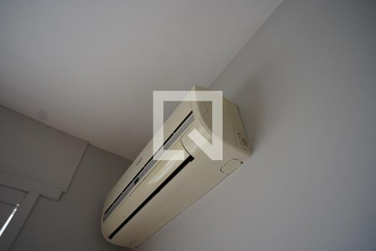 Quarto de kitnet/studio para alugar com 1 quarto, 37m² em Sarandi, Porto Alegre