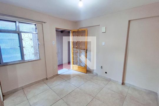 Sala de apartamento para alugar com 2 quartos, 35m² em Cascadura, Rio de Janeiro