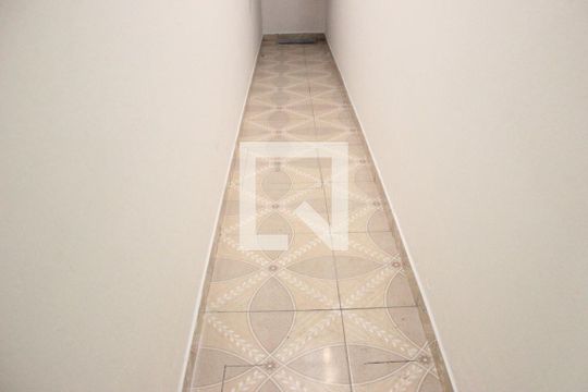 Corredor da lavanderia de casa para alugar com 2 quartos, 115m² em Jardim Cumbica, Guarulhos