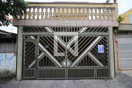 Fachada  de casa para alugar com 3 quartos, 90m² em Alves Dias, São Bernardo do Campo