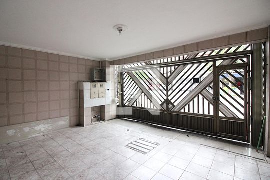 Garagem de casa para alugar com 3 quartos, 90m² em Alves Dias, São Bernardo do Campo