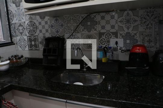 Sala/Cozinha de apartamento à venda com 2 quartos, 38m² em Vila Santa Isabel, São Paulo