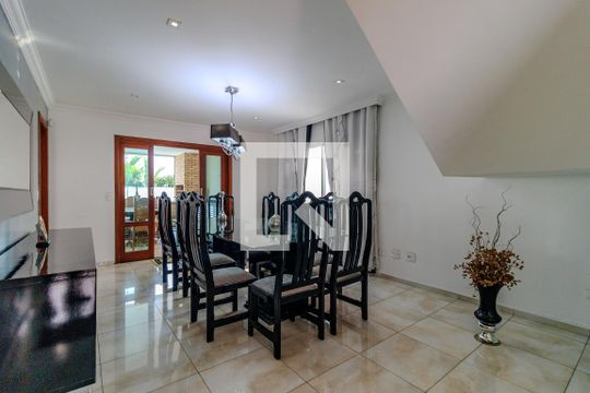 Copa de casa para alugar com 3 quartos, 325m² em Jardim Londrina, São Paulo