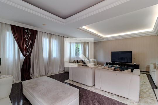 Sala de casa para alugar com 3 quartos, 325m² em Jardim Londrina, São Paulo