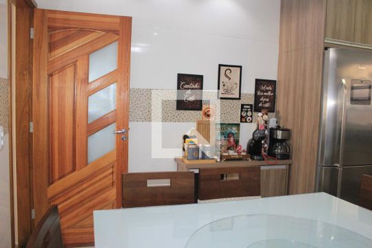 Cozinha de casa à venda com 3 quartos, 132m² em Parque Renato Maia, Guarulhos