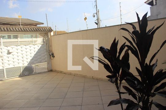 Garagem de casa à venda com 3 quartos, 132m² em Parque Renato Maia, Guarulhos
