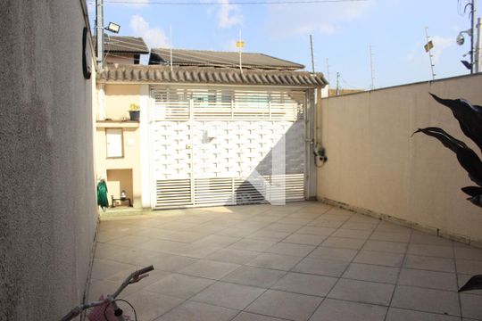 Garagem de casa à venda com 3 quartos, 132m² em Parque Renato Maia, Guarulhos