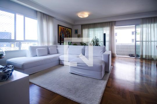 Sala de apartamento para alugar com 4 quartos, 166m² em Aclimação, São Paulo