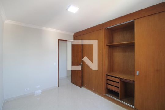 Quarto 2 de apartamento para alugar com 2 quartos, 56m² em Vila Erna, São Paulo