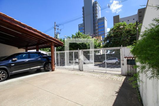 Garagem de casa para alugar com 3 quartos, 560m² em Parque Campolim, Sorocaba