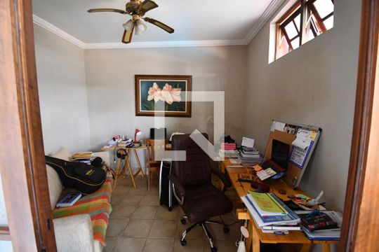 Escritório de casa à venda com 6 quartos, 2520m² em Chácara Santa Margarida, Campinas