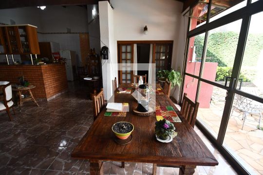 Sala de casa à venda com 6 quartos, 2520m² em Chácara Santa Margarida, Campinas