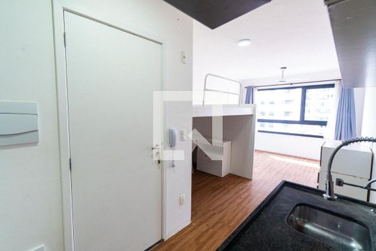 Cozinha de kitnet/studio para alugar com 1 quarto, 25m² em Mirandópolis, São Paulo