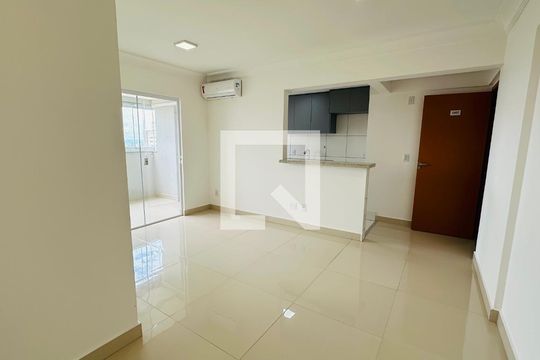 Sala de apartamento à venda com 2 quartos, 62m² em Setor Faicalville, Goiânia