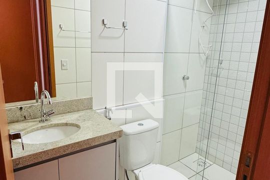 Banheiro de apartamento à venda com 2 quartos, 62m² em Setor Faicalville, Goiânia