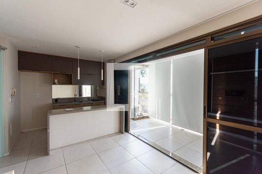 Sala de apartamento à venda com 1 quarto, 80m² em São Francisco, Niterói
