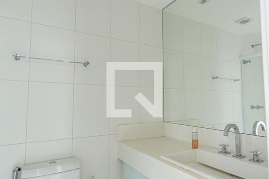 Banheiro de apartamento à venda com 1 quarto, 80m² em São Francisco, Niterói
