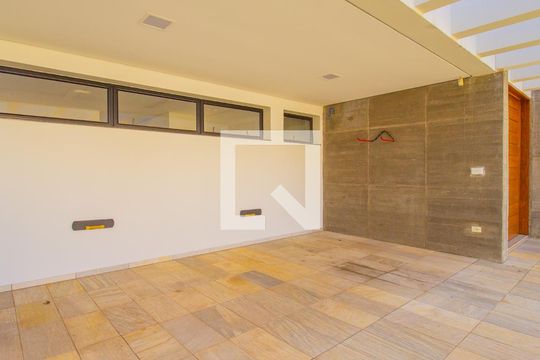 Garagem de casa de condomínio à venda com 3 quartos, 580m² em Medeiros, Jundiaí