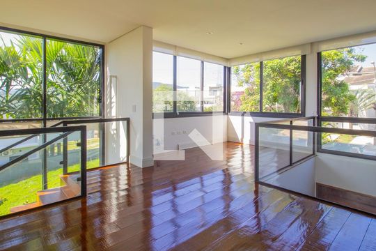 Hall de casa de condomínio à venda com 3 quartos, 580m² em Medeiros, Jundiaí
