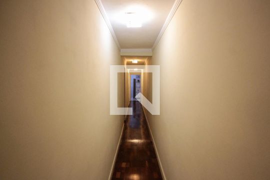Corredor de casa à venda com 3 quartos, 230m² em Vila União (zona Leste), São Paulo